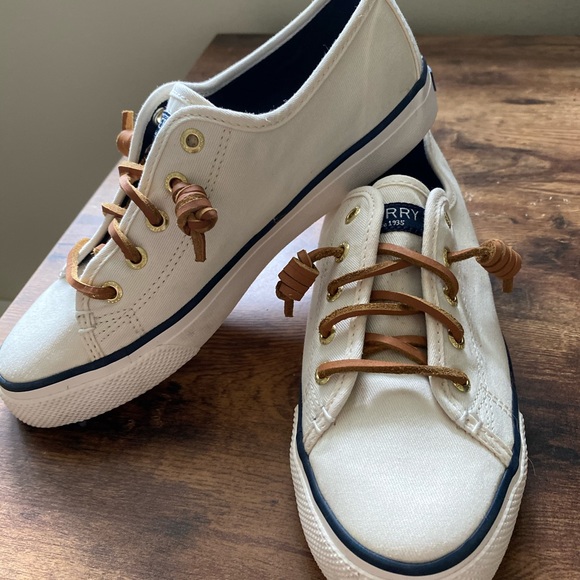 Shoes - Picture 2 of 3